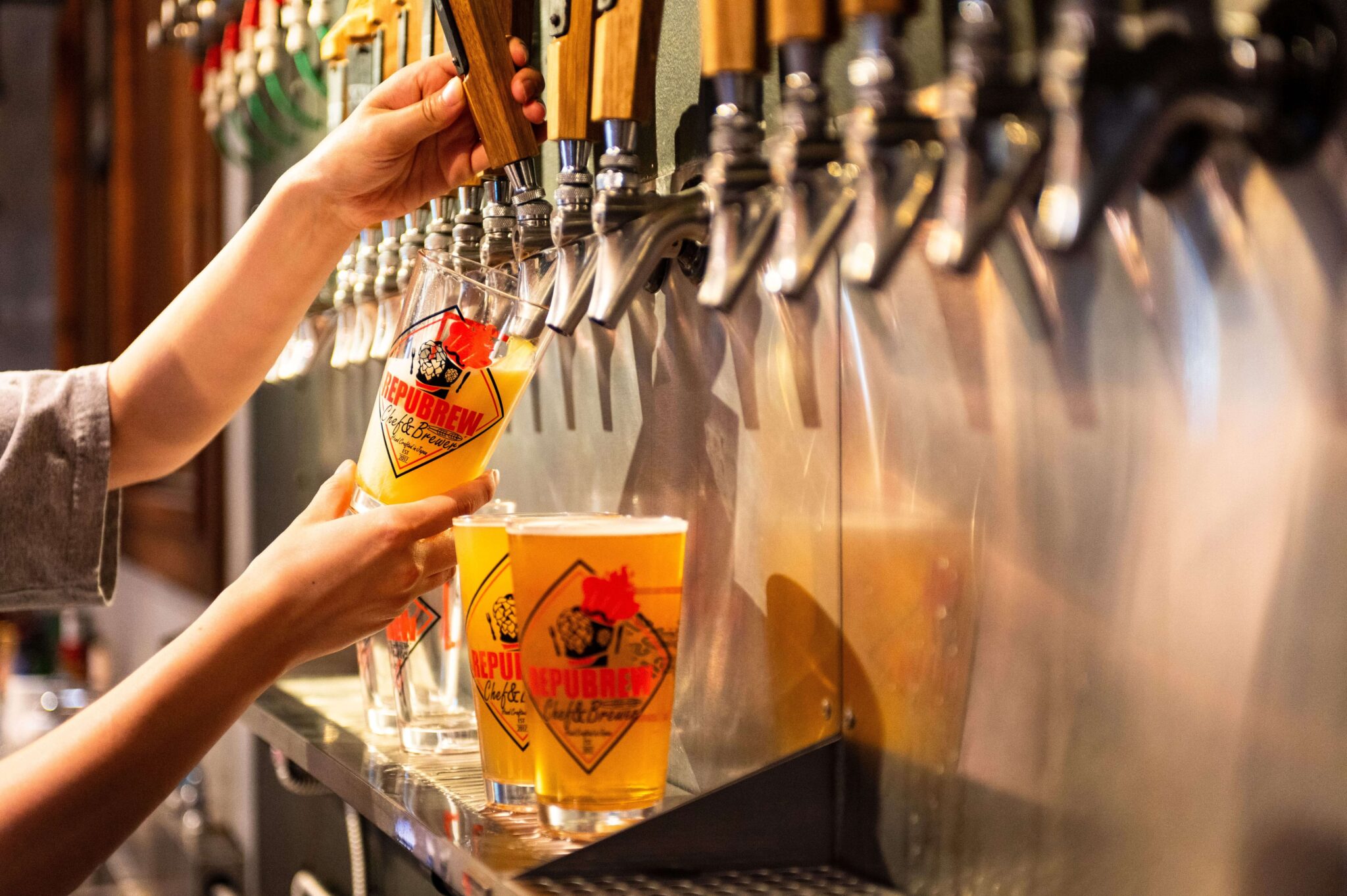 樽生と生ビールって違うの?それぞれの特徴や美味しい飲み方を現役ブルワリーが解説! | REPUBREW コラム